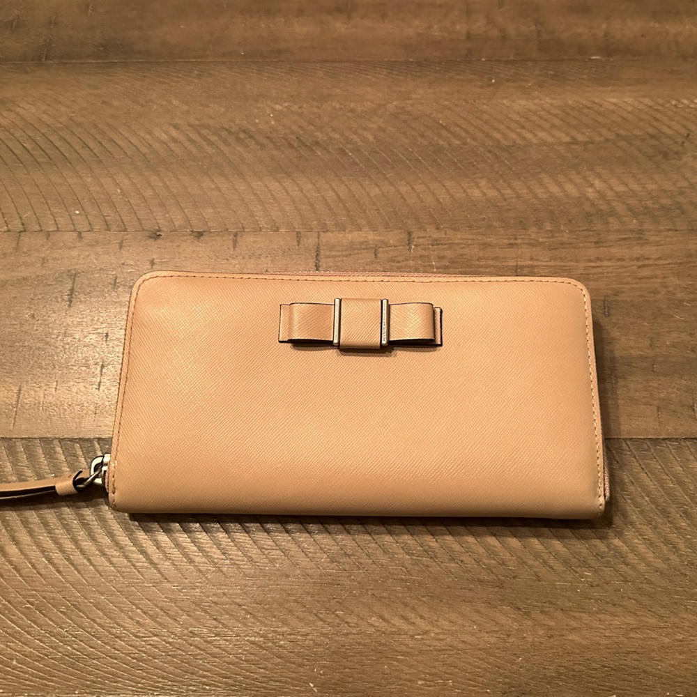 Coach wallet with bow accent